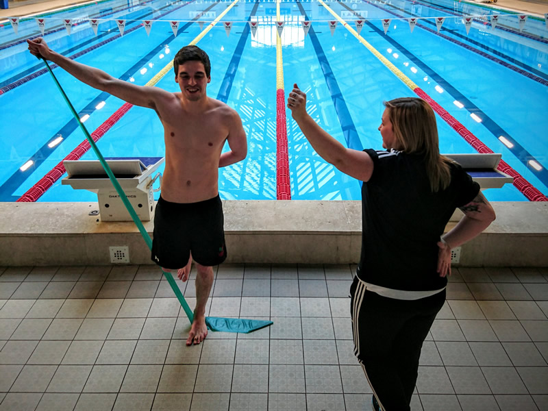 rob-at-the-pool